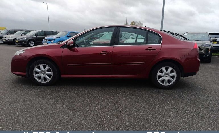 
								Renault Laguna 2.0i 2010 full									