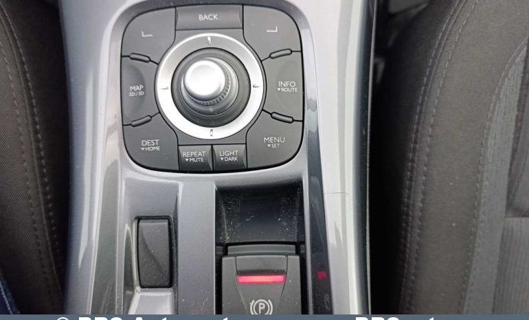 
								Renault Laguna 2.0i 2010 full									