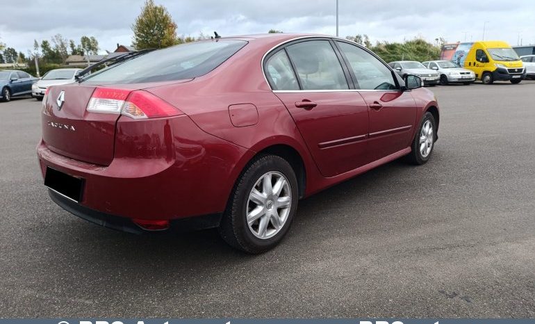 
								Renault Laguna 2.0i 2010 full									