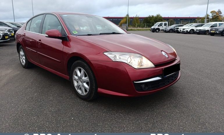 
								Renault Laguna 2.0i 2010 full									