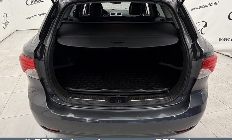 
								Toyota Avensis 2.0 VVT-i Wagon Automatas 2014 full									