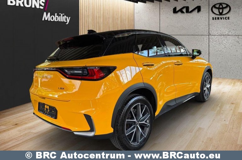 Lexus LBX  2025