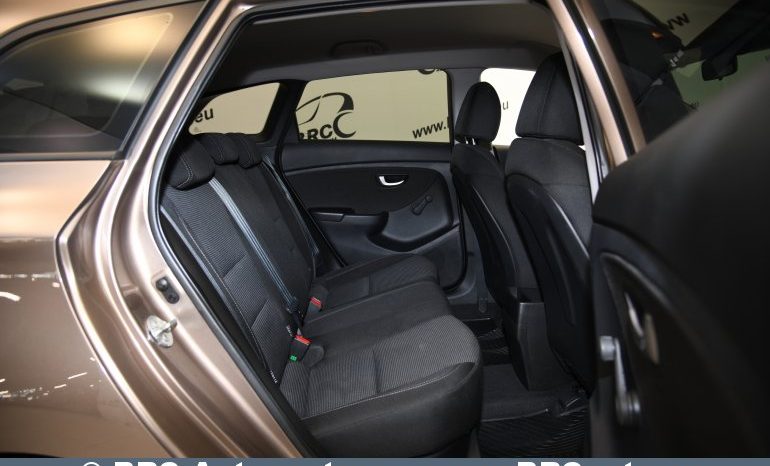 
								Hyundai i30 1.4 CRDi BlueDrive Tourer 2012 full									