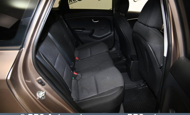 
								Hyundai i30 1.4 CRDi BlueDrive Tourer 2012 full									