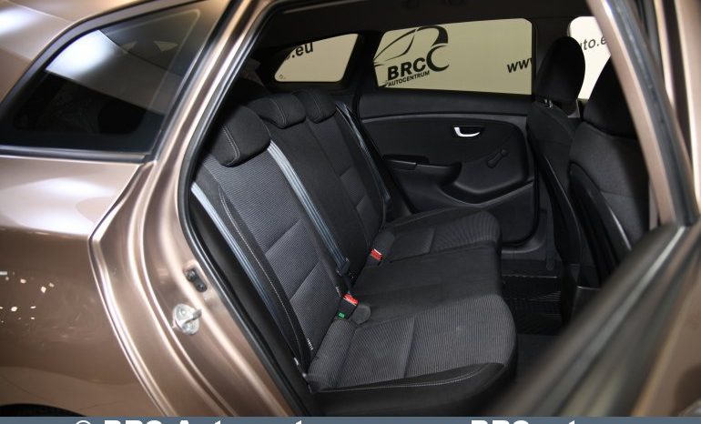 
								Hyundai i30 1.4 CRDi BlueDrive Tourer 2012 full									