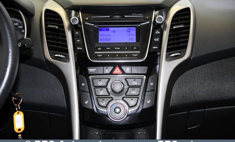 
								Hyundai i30 1.4 CRDi BlueDrive Tourer 2012 full									