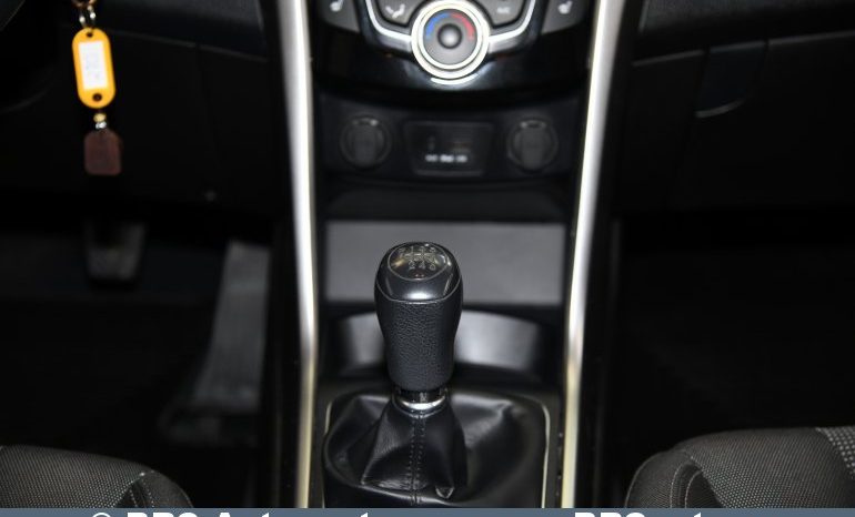 
								Hyundai i30 1.4 CRDi BlueDrive Tourer 2012 full									
