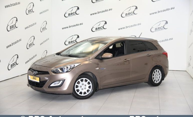
								Hyundai i30 1.4 CRDi BlueDrive Tourer 2012 full									
