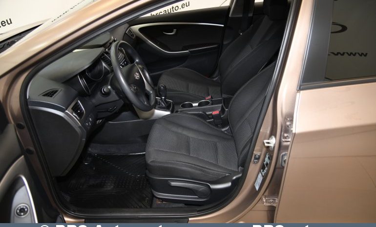 
								Hyundai i30 1.4 CRDi BlueDrive Tourer 2012 full									