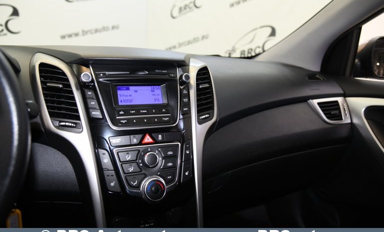 
								Hyundai i30 1.4 CRDi BlueDrive Tourer 2012 full									