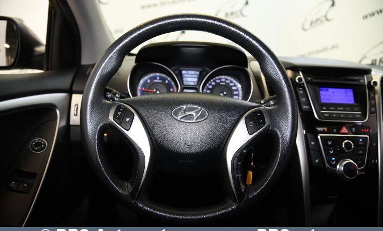 
								Hyundai i30 1.4 CRDi BlueDrive Tourer 2012 full									