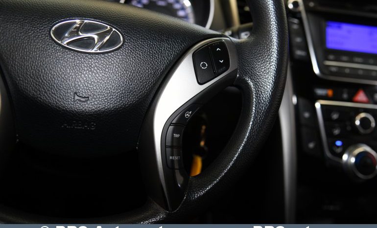 
								Hyundai i30 1.4 CRDi BlueDrive Tourer 2012 full									