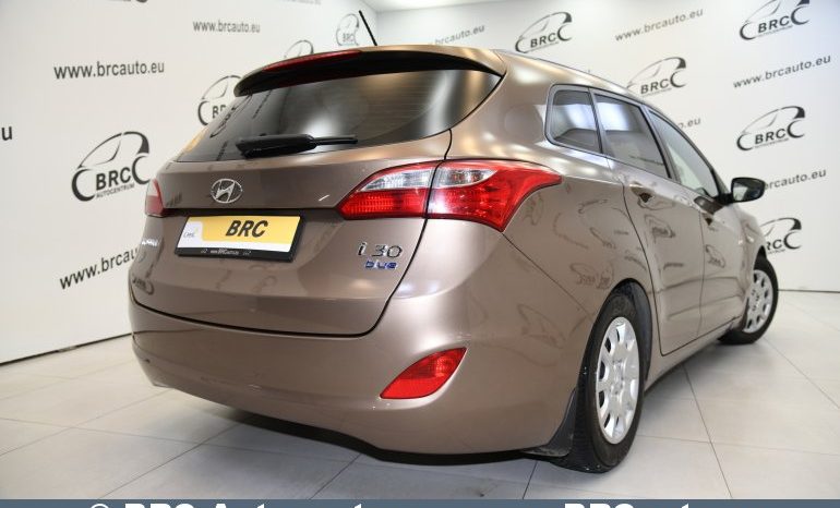 
								Hyundai i30 1.4 CRDi BlueDrive Tourer 2012 full									