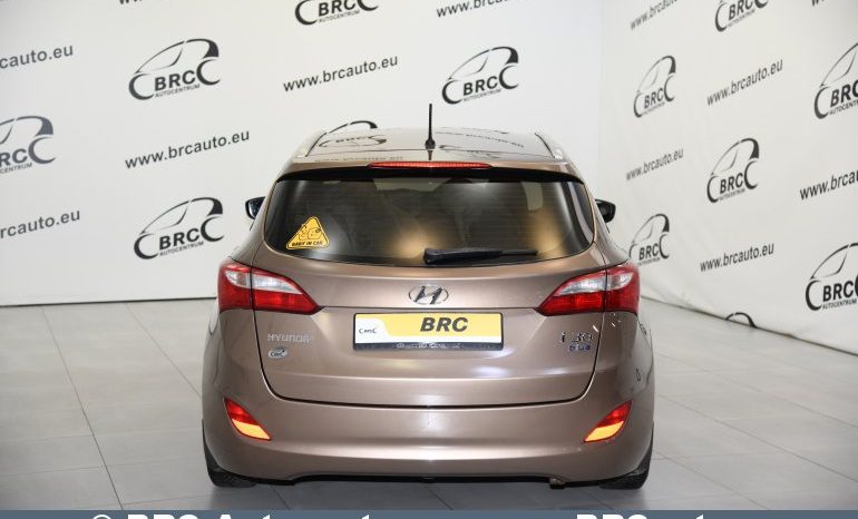 
								Hyundai i30 1.4 CRDi BlueDrive Tourer 2012 full									