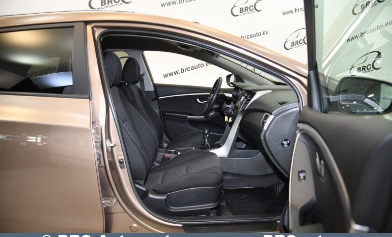 
								Hyundai i30 1.4 CRDi BlueDrive Tourer 2012 full									