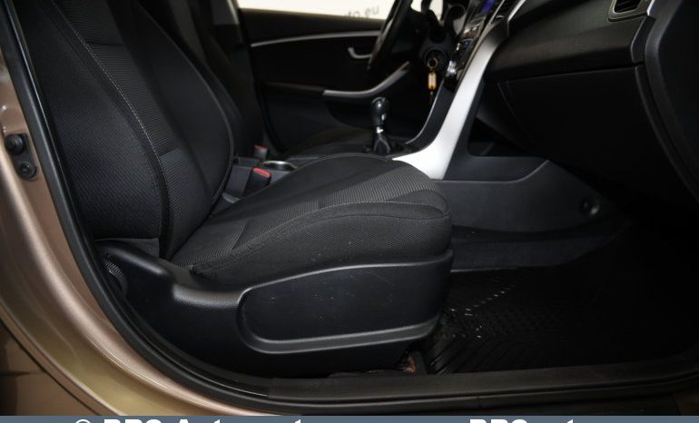 
								Hyundai i30 1.4 CRDi BlueDrive Tourer 2012 full									