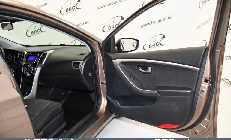 
								Hyundai i30 1.4 CRDi BlueDrive Tourer 2012 full									