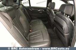 
										BMW 730 xDrive30d M-Sport Automatas 2019 full									