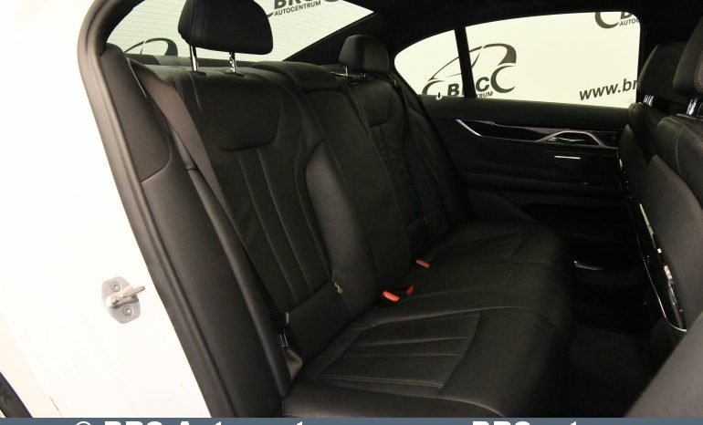 
								BMW 730 xDrive30d M-Sport Automatas 2019 full									