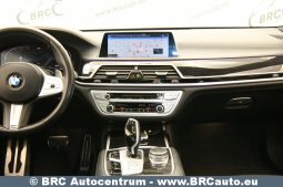 
										BMW 730 xDrive30d M-Sport Automatas 2019 full									
