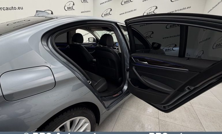
								BMW 520 d Luxury Automatas 2017 full									