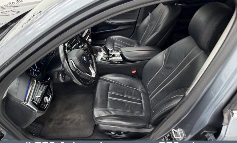 
								BMW 520 d Luxury Automatas 2017 full									