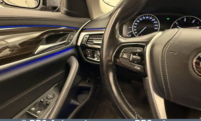 
								BMW 520 d Luxury Automatas 2017 full									