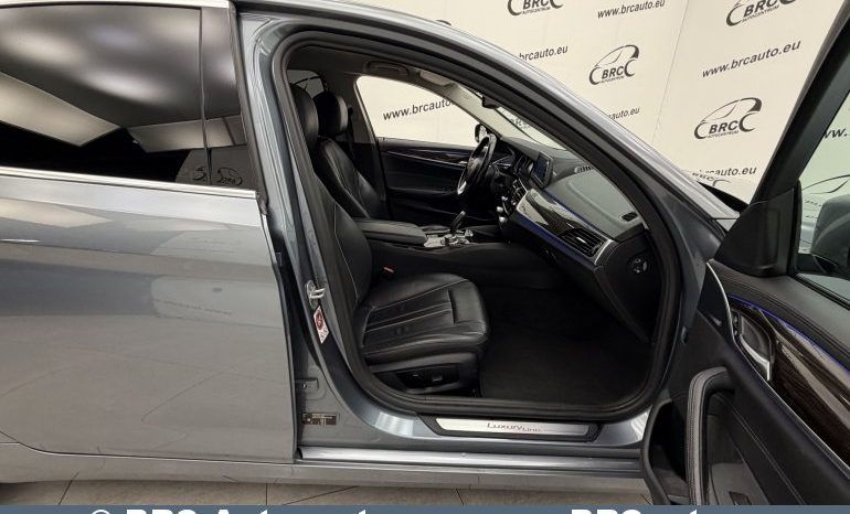 
								BMW 520 d Luxury Automatas 2017 full									