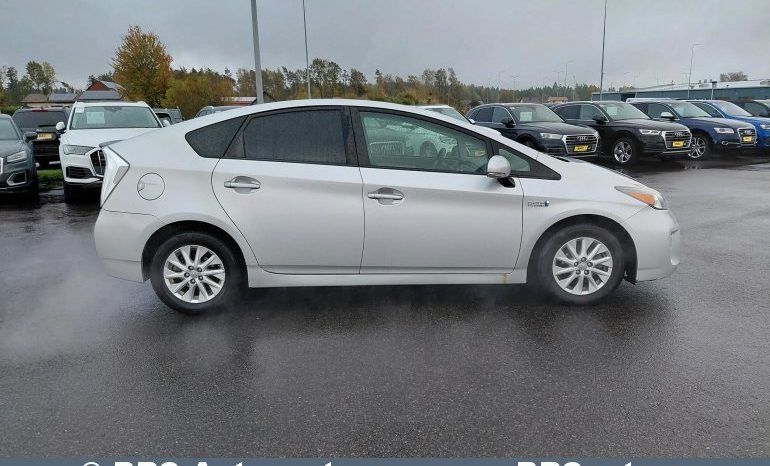 
								Toyota Prius Plug-in Hybrid Automatas 2013 full									