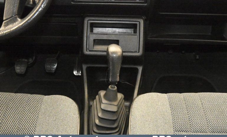 
								Volkswagen Golf GL 1990 full									