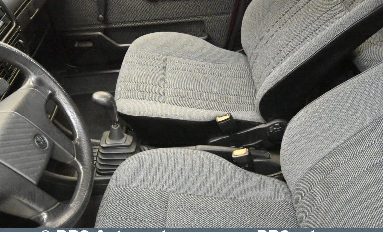 
								Volkswagen Golf GL 1990 full									