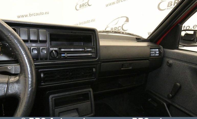 
								Volkswagen Golf GL 1990 full									