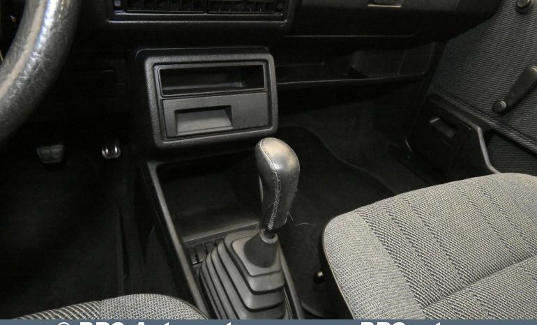 
								Volkswagen Golf GL 1990 full									