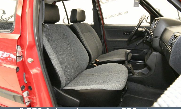 
								Volkswagen Golf GL 1990 full									