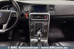 
										Volvo V60 D6 Plug-in Hybrid Twin Engine AWD Automatas 2014 full									