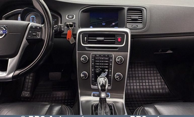 
								Volvo V60 D6 Plug-in Hybrid Twin Engine AWD Automatas 2014 full									