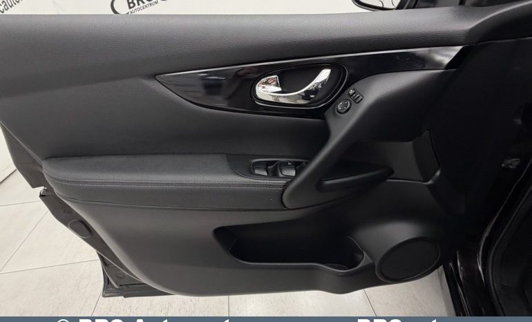
								Nissan Qashqai 1.2 DIG-T Automatas 2016 full									