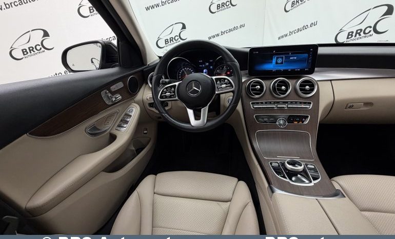 
								Mercedes-Benz C 300 Automatas 2019 full									