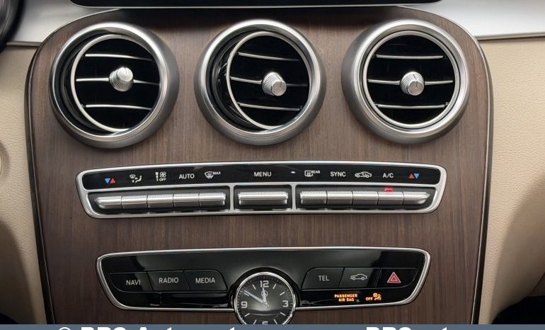
								Mercedes-Benz C 300 Automatas 2019 full									