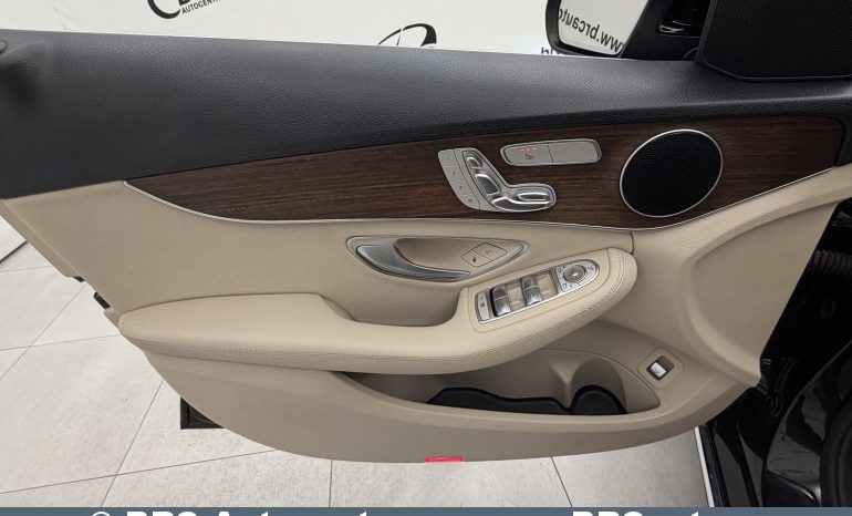 
								Mercedes-Benz C 300 Automatas 2019 full									