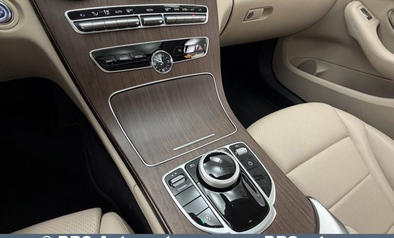 
								Mercedes-Benz C 300 Automatas 2019 full									