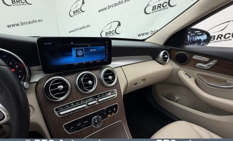 
								Mercedes-Benz C 300 Automatas 2019 full									
