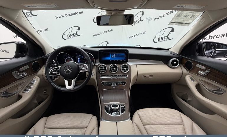 
								Mercedes-Benz C 300 Automatas 2019 full									