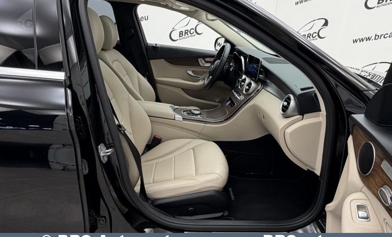 
								Mercedes-Benz C 300 Automatas 2019 full									