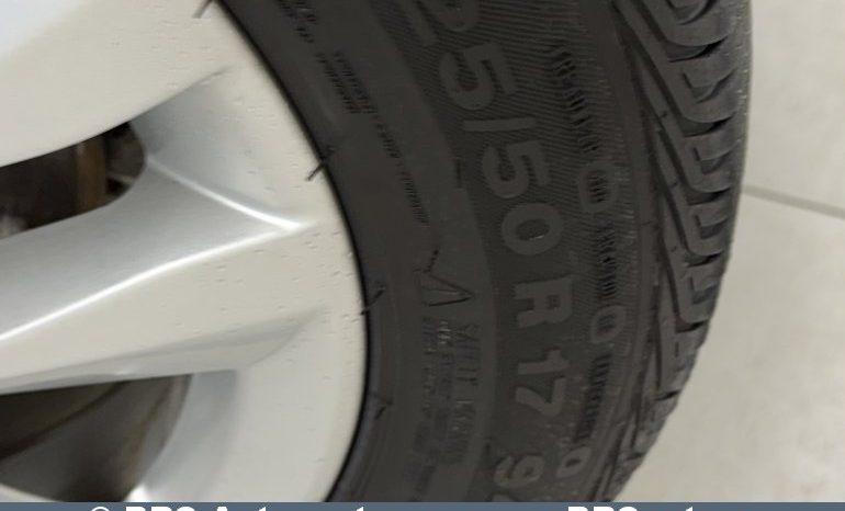 
								Mercedes-Benz C 300 Automatas 2019 full									
