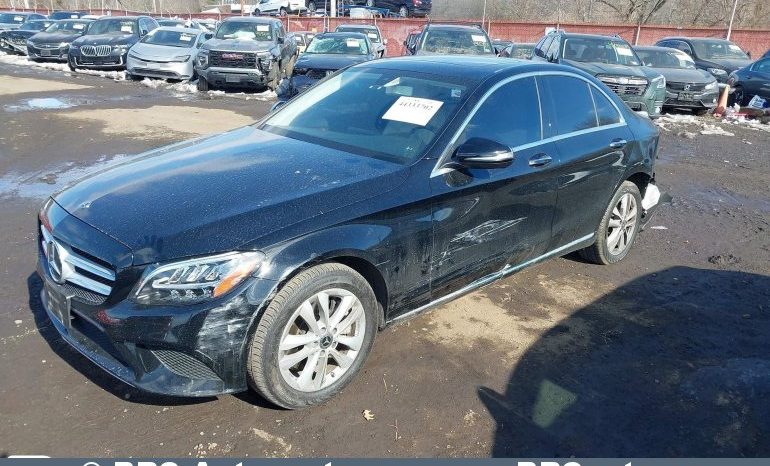 
								Mercedes-Benz C 300 Automatas 2019 full									
