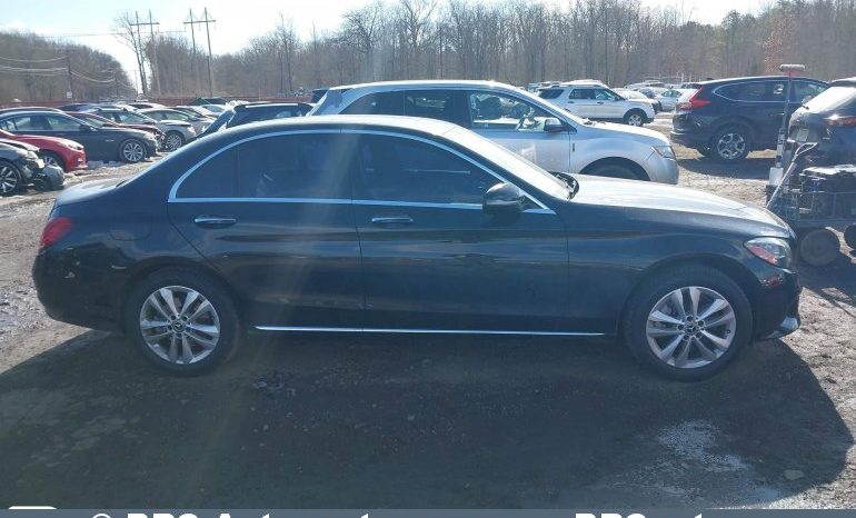 
								Mercedes-Benz C 300 Automatas 2019 full									