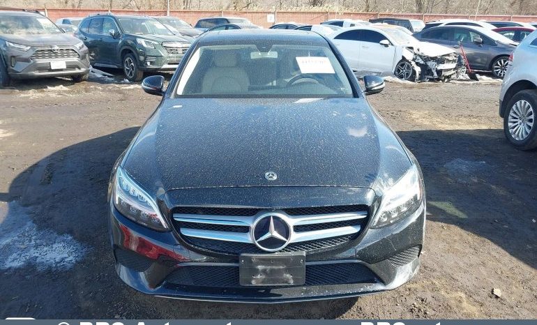 
								Mercedes-Benz C 300 Automatas 2019 full									