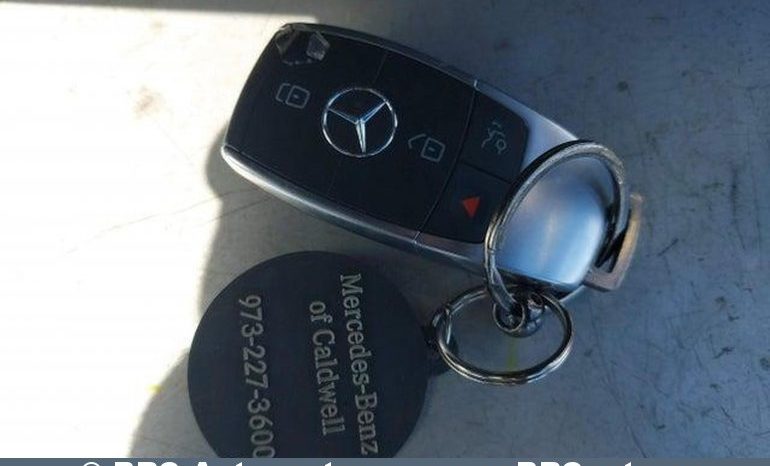 
								Mercedes-Benz C 300 Automatas 2019 full									