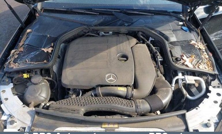 
								Mercedes-Benz C 300 Automatas 2019 full									